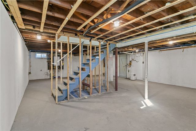 63 Clearview Avenue, Portsmouth, RI 02871