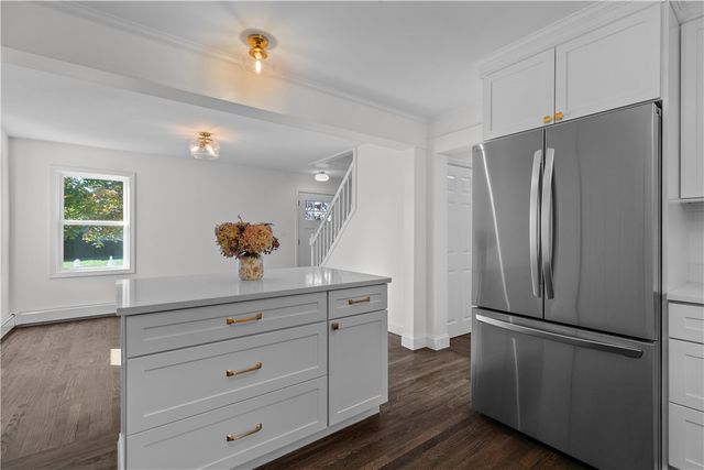 63 Clearview Avenue, Portsmouth, RI 02871