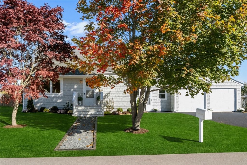 63 Clearview Avenue, Portsmouth, RI 02871