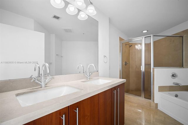 79 SW 12th St 2512-S, Miami, FL 33130