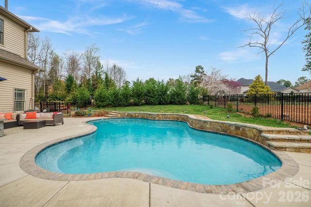 140 Pine Bluff Drive, Mooresville, NC 28117