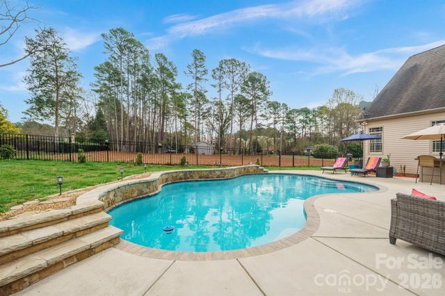 140 Pine Bluff Drive, Mooresville, NC 28117