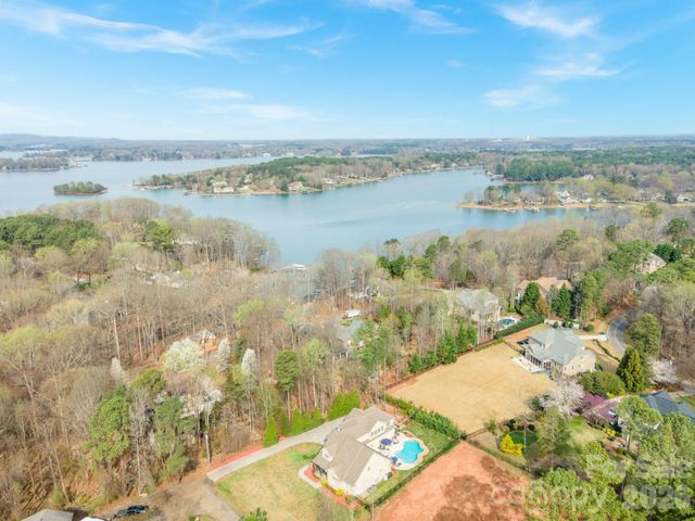 140 Pine Bluff Drive, Mooresville, NC 28117