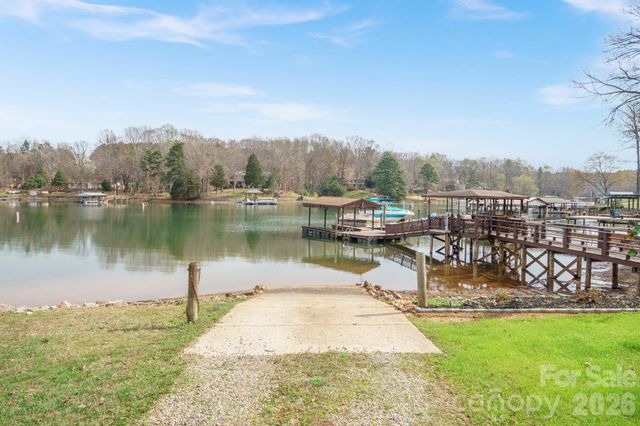 140 Pine Bluff Drive, Mooresville, NC 28117