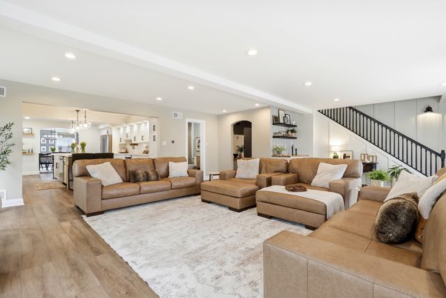 114 Hickory Street, Frankfort, IL 60423