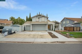 160 Meadow Brook Ct, Oakley, CA 94561
