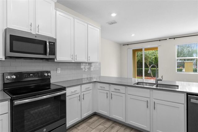 9812 RED EAGLE DRIVE, Orlando, FL 32825