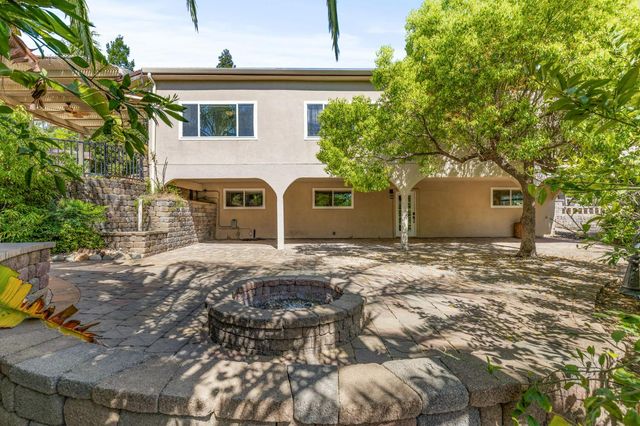 7301 Ridgeview Ln, Penryn, CA 95663