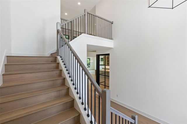 7500 Davenport Divide RD, Austin, TX 78738