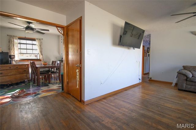 16560 Highway 133, Dixon, MO 65459