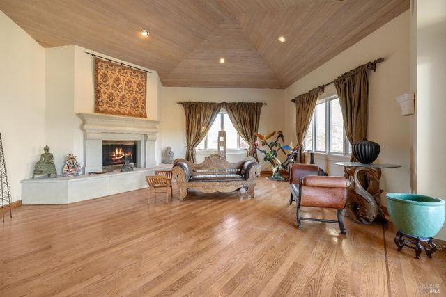 3295 Warm Springs Rd, Glen Ellen, CA 95442