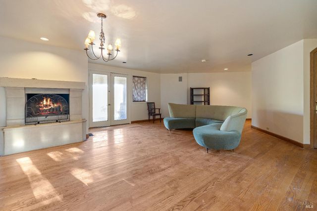 3295 Warm Springs Rd, Glen Ellen, CA 95442