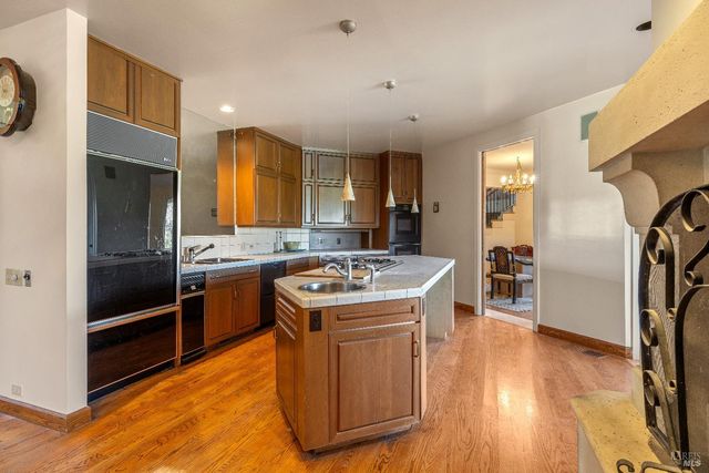 3295 Warm Springs Rd, Glen Ellen, CA 95442