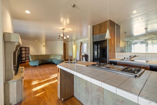 3295 Warm Springs Rd, Glen Ellen, CA 95442