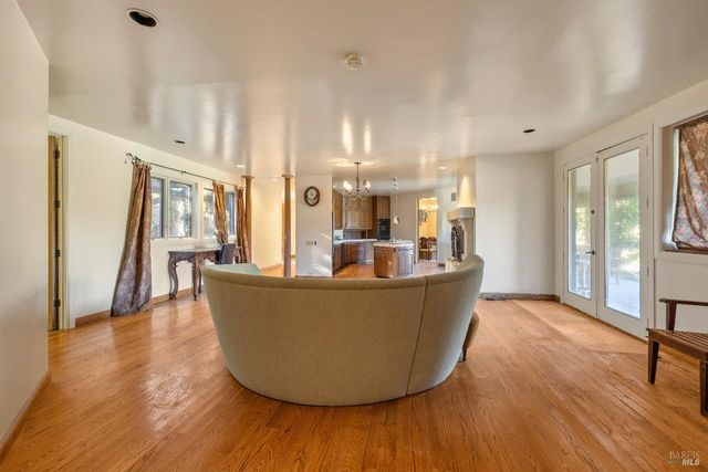 3295 Warm Springs Rd, Glen Ellen, CA 95442