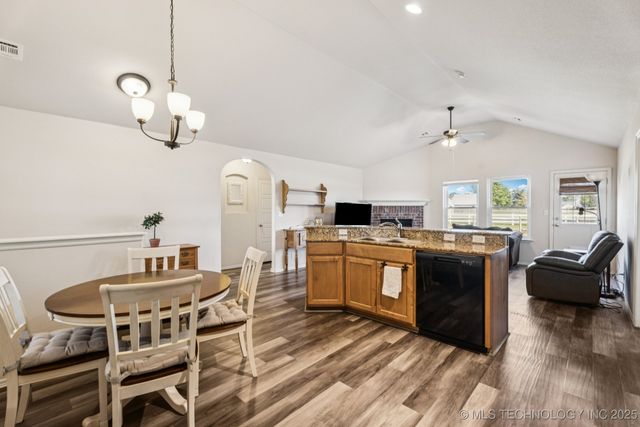 11109 N 148 East Avenue, Owasso, OK 74055