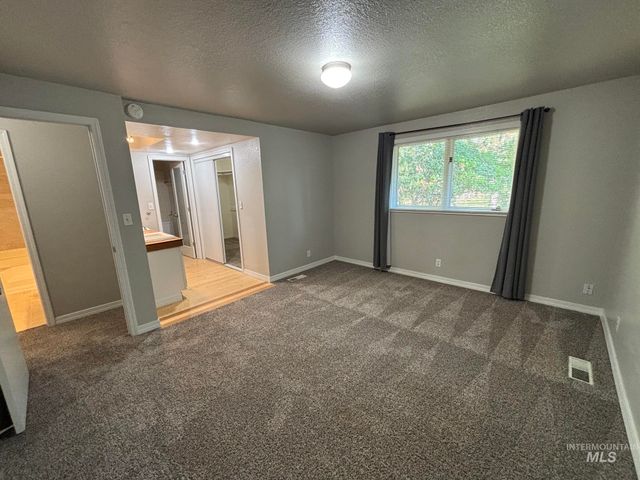 1876 W Malad Ln, Boise, ID 83705
