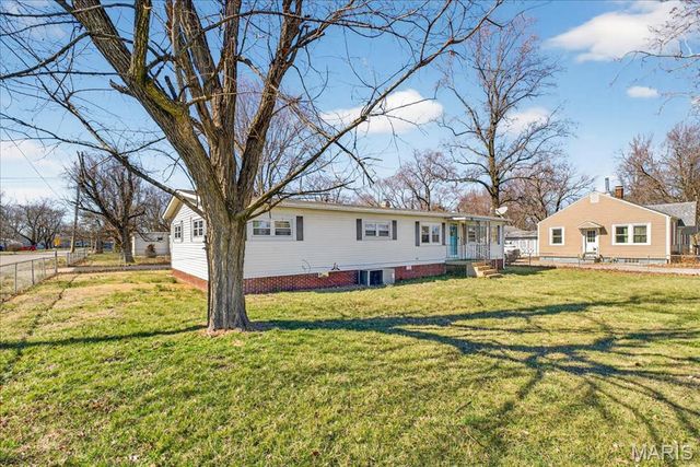 101 N Ruby Lane, Fairview Heights, IL 62208