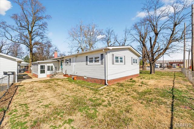 101 N Ruby Lane, Fairview Heights, IL 62208