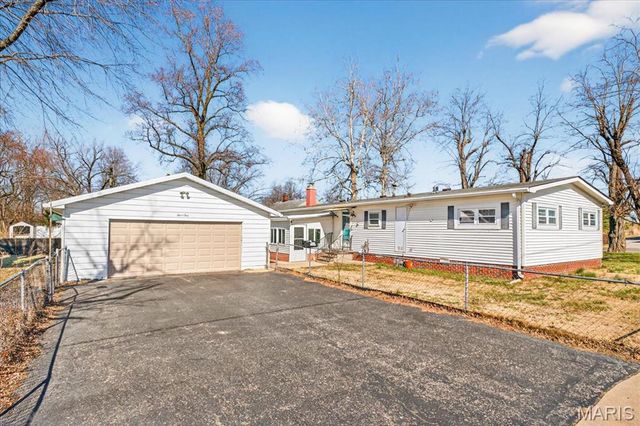 101 N Ruby Lane, Fairview Heights, IL 62208