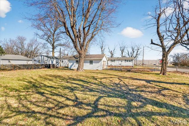 101 N Ruby Lane, Fairview Heights, IL 62208