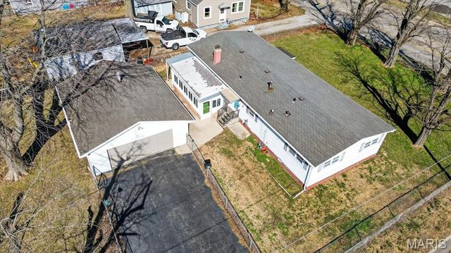 101 N Ruby Lane, Fairview Heights, IL 62208