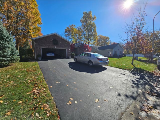 4 Carolwood Drive, Batavia City, NY 14020