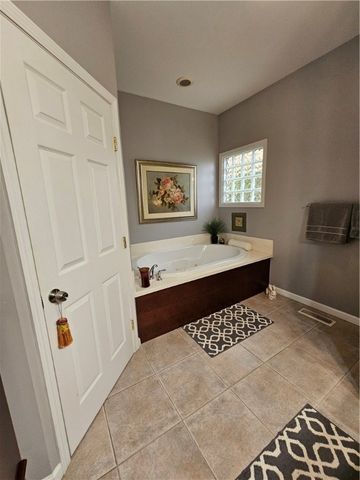 4 Carolwood Drive, Batavia City, NY 14020