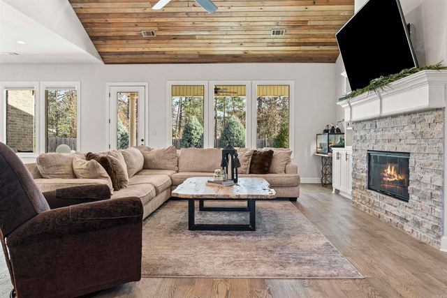 243 Arlington Park Drive, Hot Springs, AR 71901