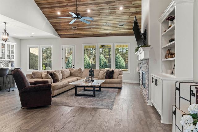 243 Arlington Park Drive, Hot Springs, AR 71901