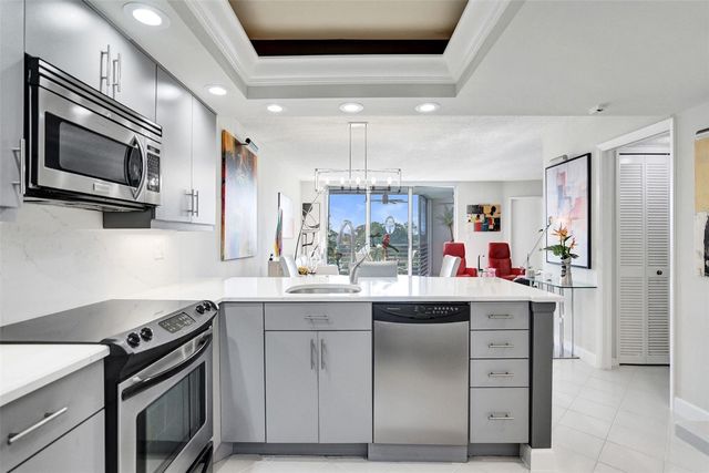 3507 Oaks Way 508, Pompano Beach, FL 33069