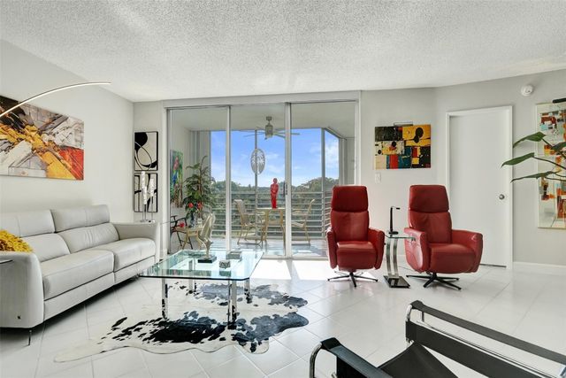 3507 Oaks Way 508, Pompano Beach, FL 33069