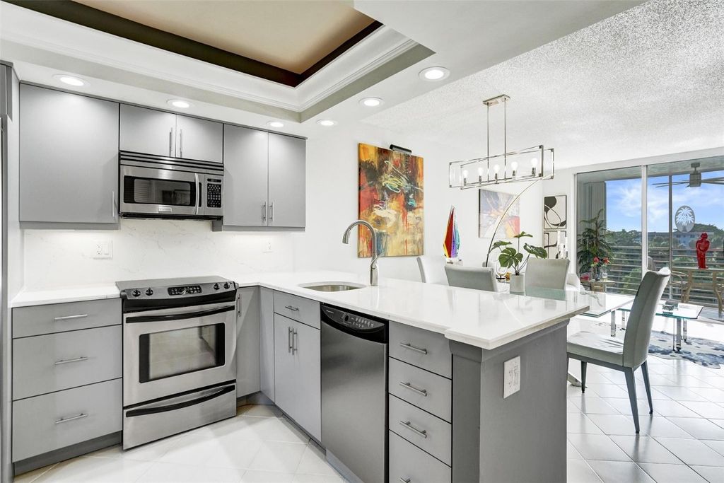 3507 Oaks Way 508, Pompano Beach, FL 33069