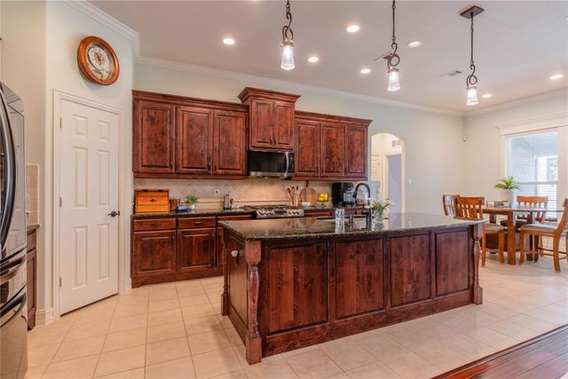 2049 Speckle Drive, Fort Worth, TX 76131