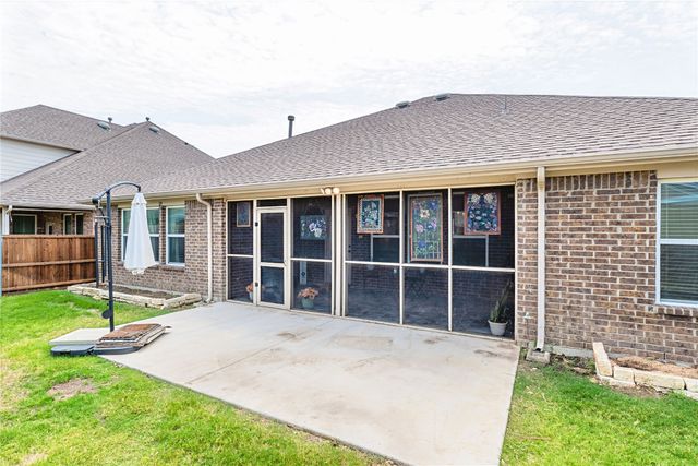 2049 Speckle Drive, Fort Worth, TX 76131