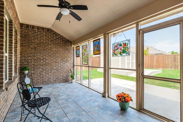 2049 Speckle Drive, Fort Worth, TX 76131