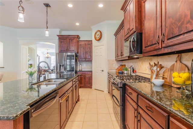 2049 Speckle Drive, Fort Worth, TX 76131