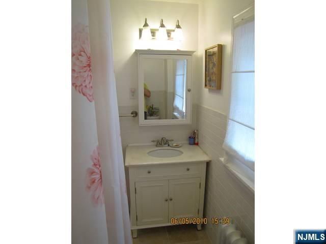 483 Cumberland Avenue, Teaneck, NJ 07666