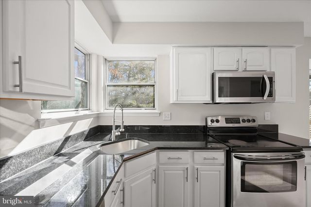 8106 WOODED GLEN CT, Ellicott City, MD 21043