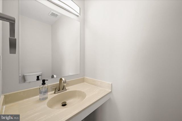 8106 WOODED GLEN CT, Ellicott City, MD 21043