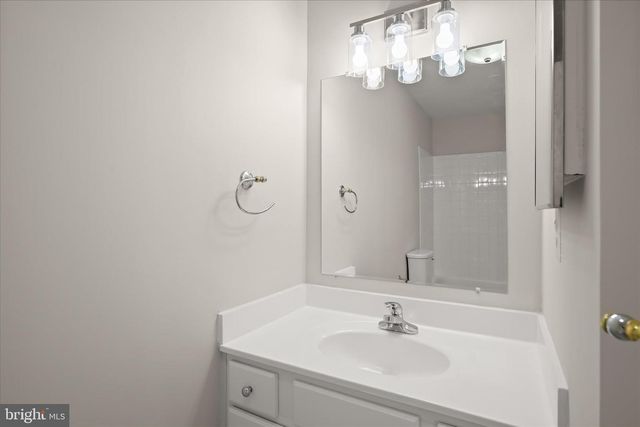 8106 WOODED GLEN CT, Ellicott City, MD 21043