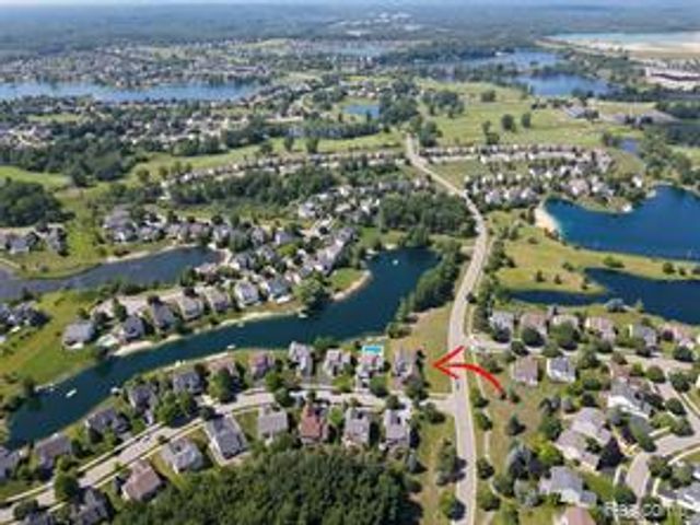 770 Island Lake Drive, Oxford, MI 48371