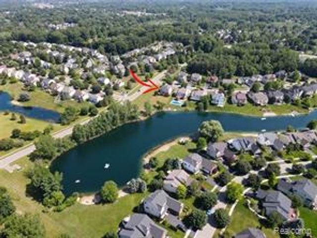 770 Island Lake Drive, Oxford, MI 48371