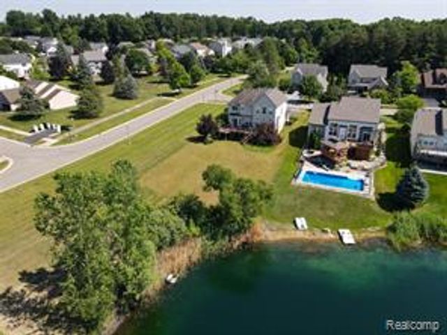 770 Island Lake Drive, Oxford, MI 48371