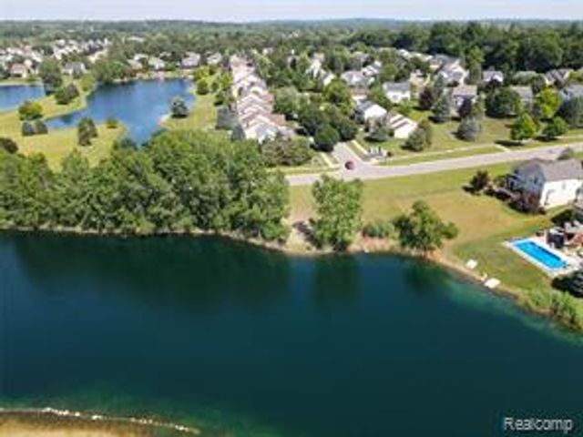 770 Island Lake Drive, Oxford, MI 48371