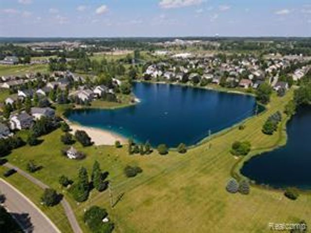 770 Island Lake Drive, Oxford, MI 48371