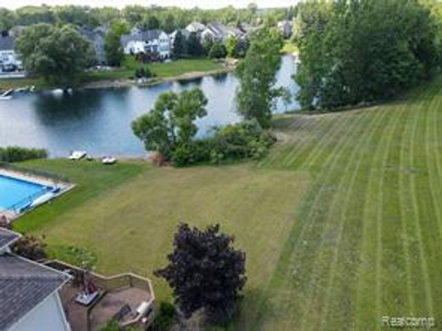 770 Island Lake Drive, Oxford, MI 48371