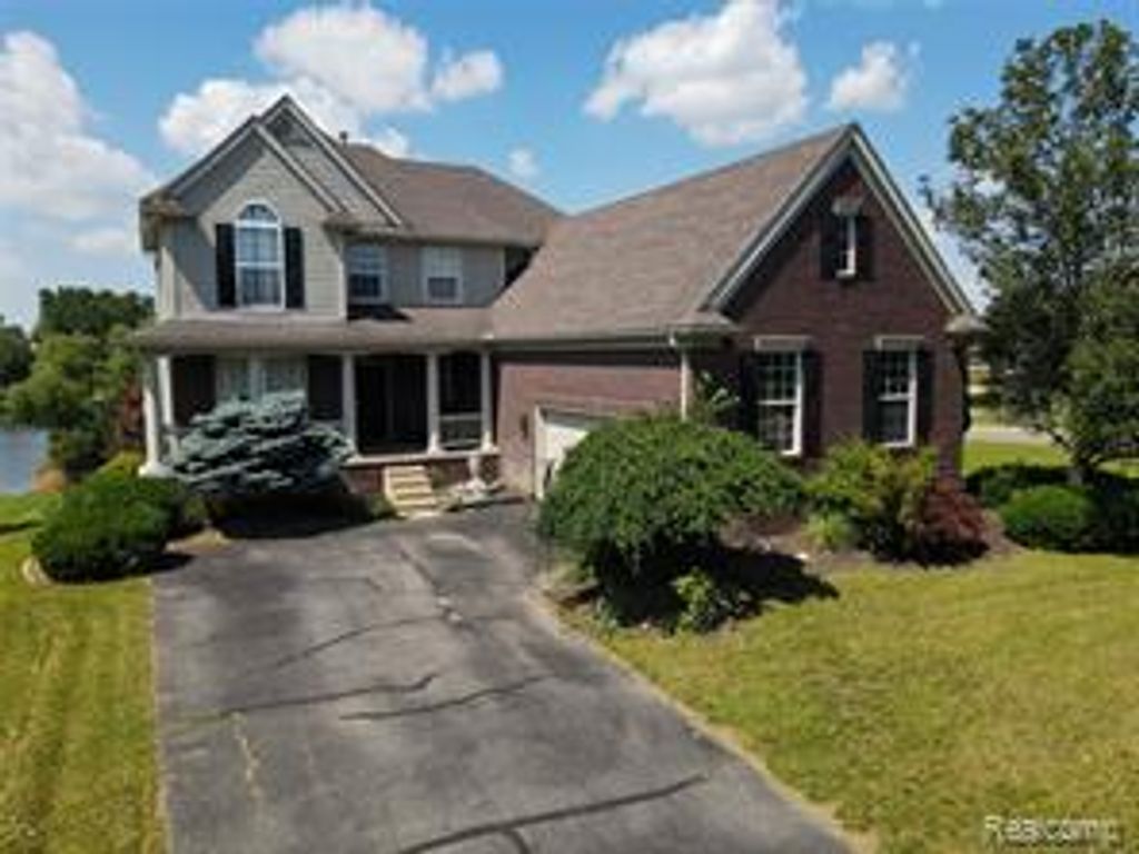 770 Island Lake Drive, Oxford, MI 48371