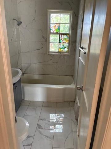 7622 Sni a Bar Road, Kansas City, MO 64129