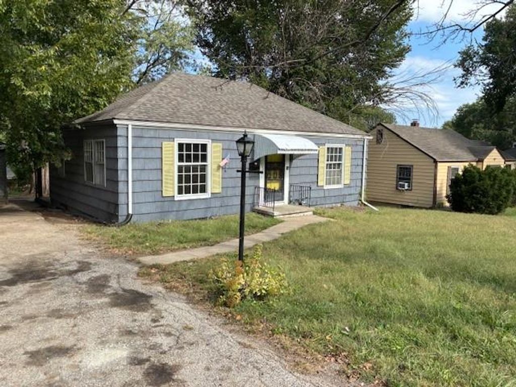 7622 Sni a Bar Road, Kansas City, MO 64129